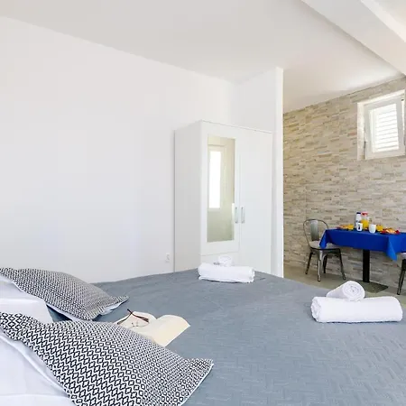 Lägenhet Miracle - Comfort Studio With Terrace And City View *