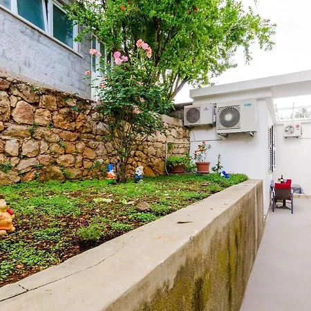Apartman Miracle - Comfort Studio With Terrace And City View