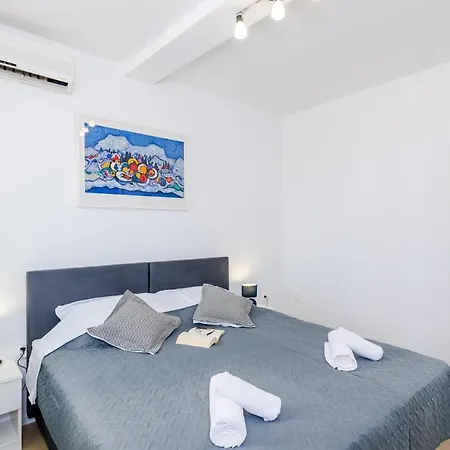 Miracle - Comfort Studio With Terrace And City View Apartman