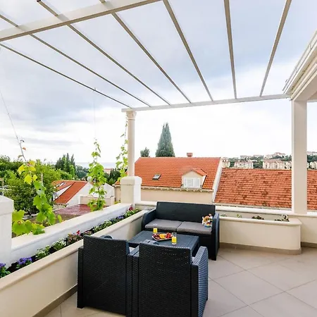 Apartman Miracle - Comfort Studio With Terrace And City View